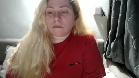 Laura online show from February 9, 6:26 pm