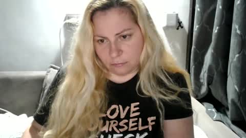 Laura online show from February 16, 6:32 pm