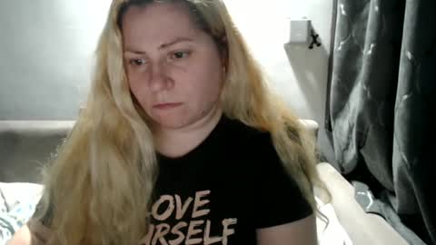 Laura online show from February 16, 9:38 pm