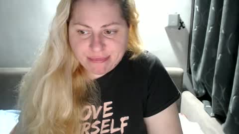 Laura online show from February 17, 3:31 pm