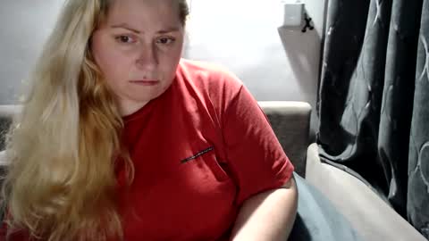 Laura online show from February 27, 11:04 pm