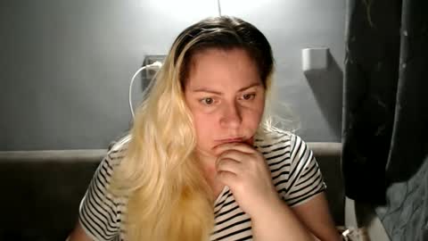 Laura online show from September 19, 7:25 pm