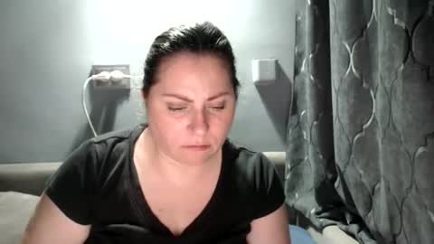 Laura online show from November 17, 8:25 pm