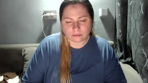 Laura online show from December 20, 9:22 pm