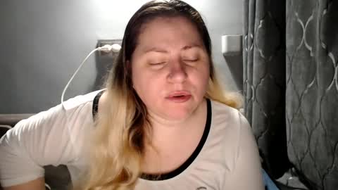 Laura online show from May 27, 7:22 pm