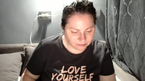 Laura online show from June 27, 9:20 pm