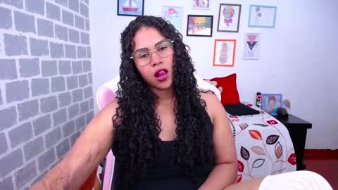 Karen online show from December 21, 7:45 am