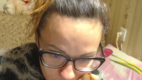 Snapshot of candylady136 chatting on December 22, 11:54 am say meow and send tip online show from December 22, 11:54 am