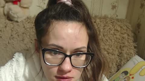 Snapshot of candylady136 chatting on February 16, 4:32 pm say meow and send tip online show from February 16, 4:32 pm