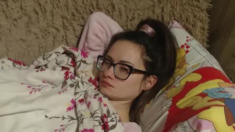 Snapshot of candylady136 chatting on February 19, 5:27 pm say meow and send tip online show from February 19, 5:27 pm