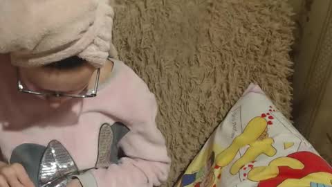 Snapshot of candylady136 chatting on February 19, 8:31 pm say meow and send tip online show from February 19, 8:31 pm