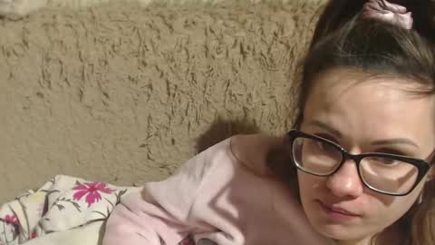 Snapshot of candylady136 chatting on February 20, 5:18 pm say meow and send tip online show from February 20, 5:18 pm