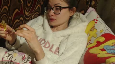 Snapshot of candylady136 chatting on February 27, 7:47 pm say meow and send tip online show from February 27, 7:47 pm