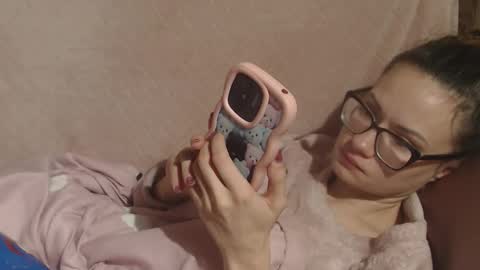 say meow and send tip  online show from December 16, 2:05 am