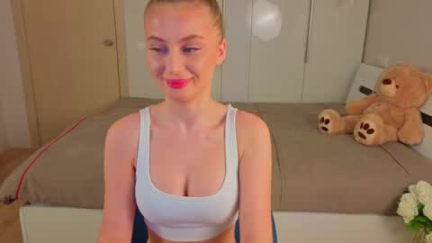 Snapshot of candylate chatting on October 28, 5:55 am Im your dream online show from October 28, 5:55 am