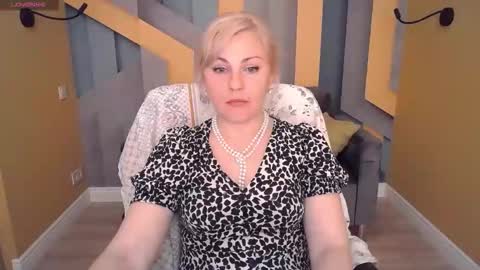 Snapshot of candylons chatting on April 27, 6:39 pm CandyLons online show from April 27, 6:39 pm