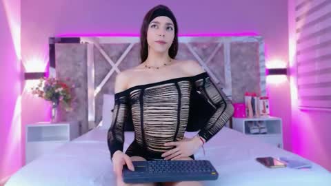 candyluxury_ online show from May 14, 12:12 pm