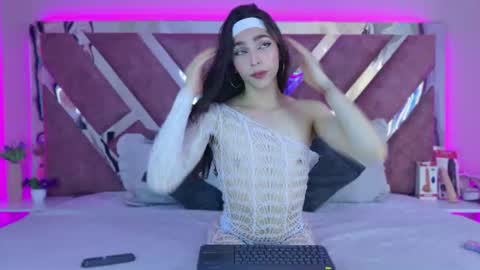 candyluxury_ online show from June 29, 12:38 pm
