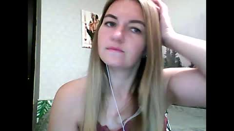 Snapshot of candyolime chatting on September 8, 8:41 pm Daisy online show from September 8, 8:41 pm