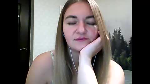 Snapshot of candyolime chatting on October 9, 8:40 pm Daisy online show from October 9, 8:40 pm