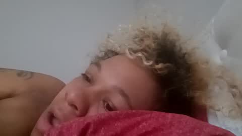 Snapshot of candyredxo2024 chatting on September 15, 4:18 pm candyredxo2024 online show from September 15, 4:18 pm