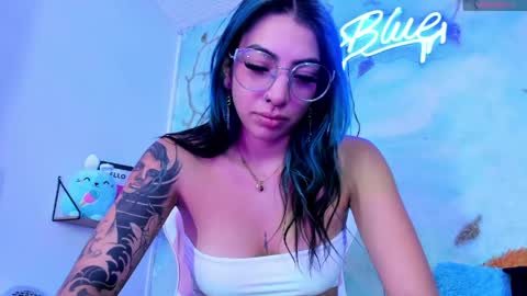 Snapshot of candyrisex chatting on May 25, 8:53 am candyrisex online show from May 25, 8:53 am