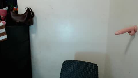 Snapshot of candysweetcum_ chatting on July 11, 9:34 am CALL ME SAM online show from July 11, 9:34 am