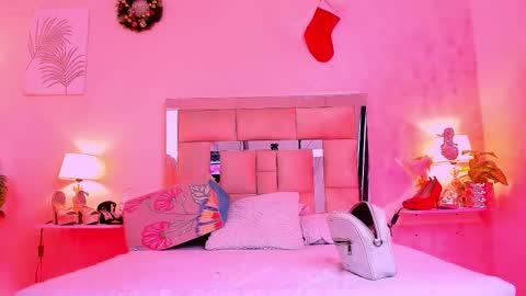 Snapshot of candyygirl_1 chatting on January 12, 7:08 pm Candy online show from January 12, 7:08 pm