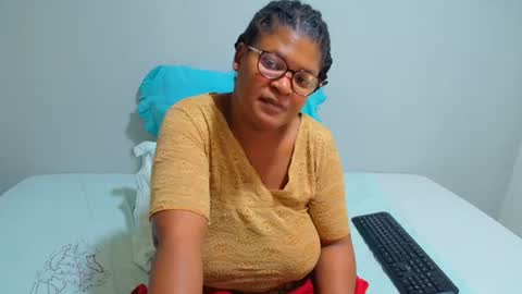 Snapshot of candyyumsaerolaxx chatting on June 25, 7:24 am candyyumsaerolaxx online show from June 25, 7:24 am