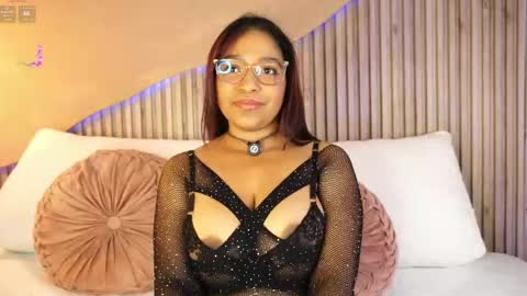 Canela Hot  online show from March 27, 12:38 pm