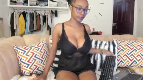 Snapshot of canela_kisses chatting on January 24, 10:00 am Canela online show from January 24, 10:00 am