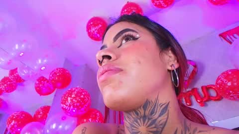 Snapshot of canela_osadaa_ chatting on February 13, 6:05 pm Aura online show from February 13, 6:05 pm