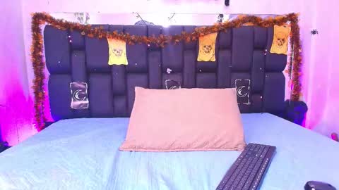 Snapshot of canela_osadaa_ chatting on October 18, 11:55 am Aura online show from October 18, 11:55 am