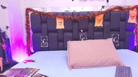 Snapshot of canela_osadaa_ chatting on October 22, 11:54 am Aura online show from October 22, 11:54 am