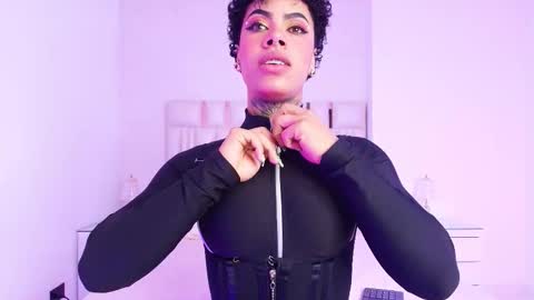 Aura  online show from November 4, 12:04 pm