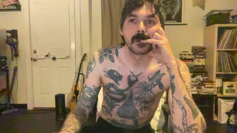 Snapshot of cantleavethehouse chatting on December 30, 5:26 am cantleavethehouse online show from December 30, 5:26 am