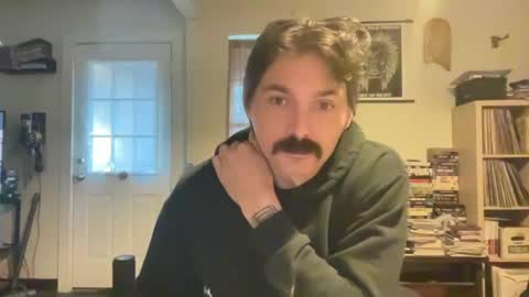 Snapshot of cantleavethehouse chatting on January 1, 10:03 pm cantleavethehouse online show from January 1, 10:03 pm