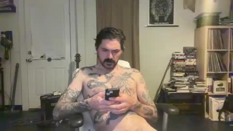 Snapshot of cantleavethehouse chatting on January 19, 8:50 am cantleavethehouse online show from January 19, 8:50 am