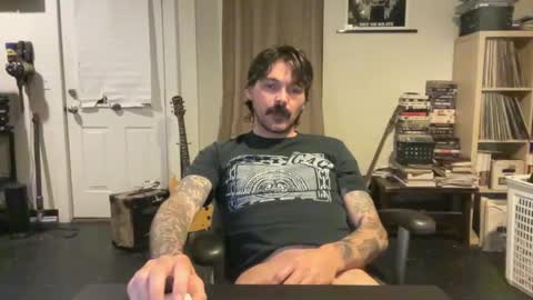 Snapshot of cantleavethehouse chatting on February 20, 2:18 am cantleavethehouse online show from February 20, 2:18 am