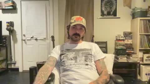 Snapshot of cantleavethehouse chatting on February 27, 2:32 am cantleavethehouse online show from February 27, 2:32 am