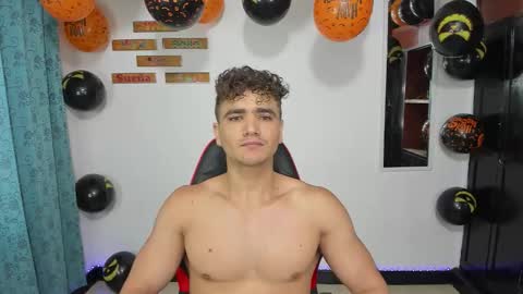 Snapshot of capitan_jones007 chatting on October 7, 1:30 pm jones online show from October 7, 1:30 pm