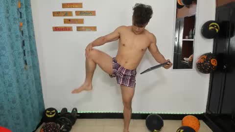 Snapshot of capitan_jones007 chatting on October 14, 11:00 am jones online show from October 14, 11:00 am