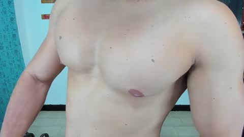 Snapshot of capitan_jones007 chatting on December 13, 8:04 pm jones online show from December 13, 8:04 pm