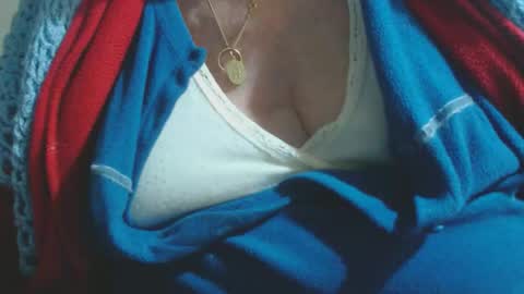 Snapshot of capitanfuturo44 chatting on October 10, 3:00 pm Cinzia ex regina online show from October 10, 3:00 pm