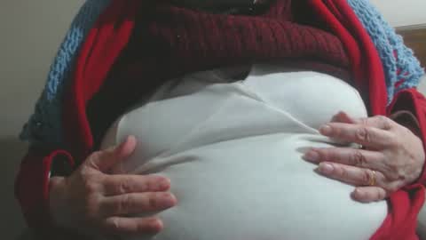 Snapshot of capitanfuturo44 chatting on October 27, 7:07 pm Cinzia ex regina online show from October 27, 7:07 pm