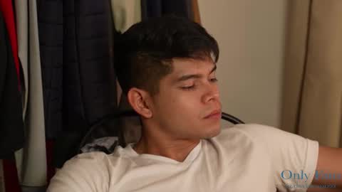 Snapshot of capizzi_ chatting on December 2, 3:26 am David Capizzi online show from December 2, 3:26 am