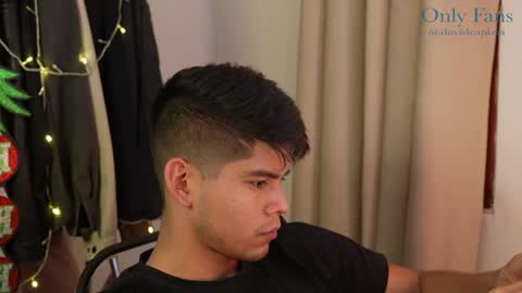 Snapshot of capizzi_ chatting on December 11, 11:43 pm David Capizzi online show from December 11, 11:43 pm