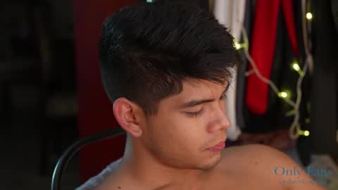 Snapshot of capizzi_ chatting on December 21, 6:09 am David Capizzi online show from December 21, 6:09 am