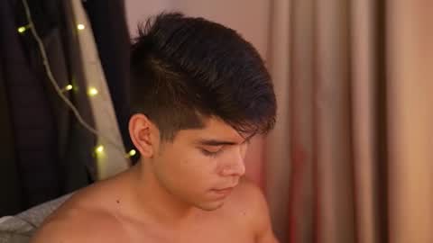 Snapshot of capizzi_ chatting on December 22, 5:56 am David Capizzi online show from December 22, 5:56 am