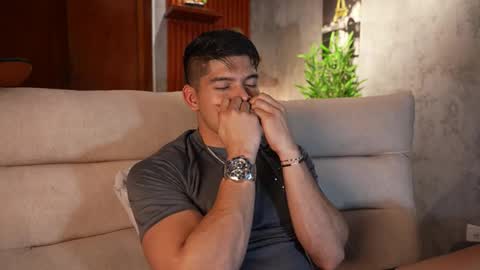 Snapshot of capizzi_ chatting on October 13, 3:39 am David Capizzi online show from October 13, 3:39 am